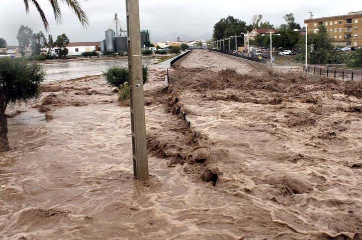 CÓNDOR APOYA LAS REIVINDICACIONES DE LOS VECINOS DE VILLABLANCA POR LAS PASADAS INUNDACIONES