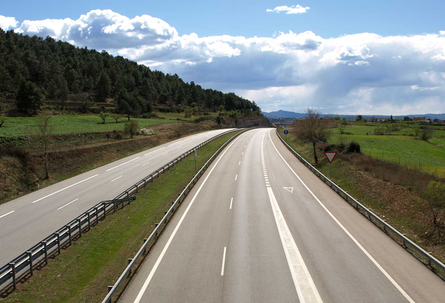 CÓNDOR DENUNCIA LOS GRAVES DAÑOS QUE PRODUCIRA LA AUTOPISTA VERA-CARTAGENA